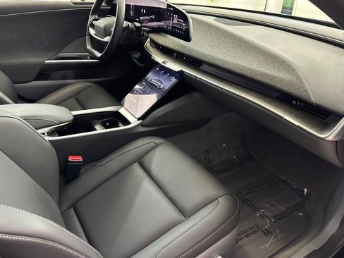 Used 2023 Lucid Air Pure AWD/4WD image 30