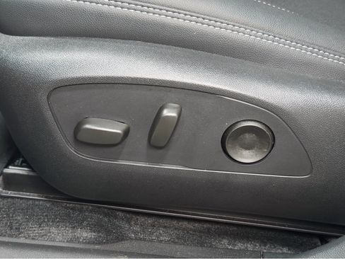 Used 2025 Chevrolet Blazer EV LT AWD/4WD image 7