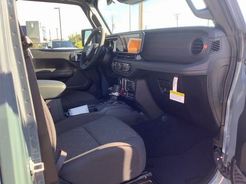 New 2026 Jeep Gladiator Mojave w/ Steel Bumper Group image 37
