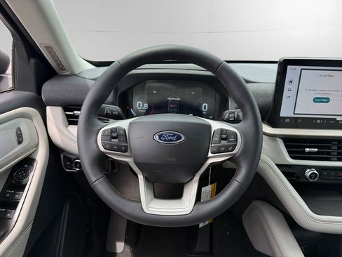 New 2026 Ford Explorer Active RWD image 12