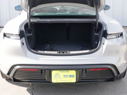 Used 2023 Porsche Taycan 4S w/ Premium Package image 10