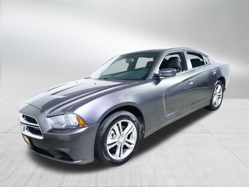 Used 2014 Dodge Charger SE AWD/4WD image 3