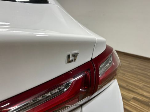 Used 2020 Chevrolet Malibu LT FWD image 12