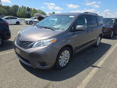 Used 2012 Toyota Sienna LE w/ Towing Pkg