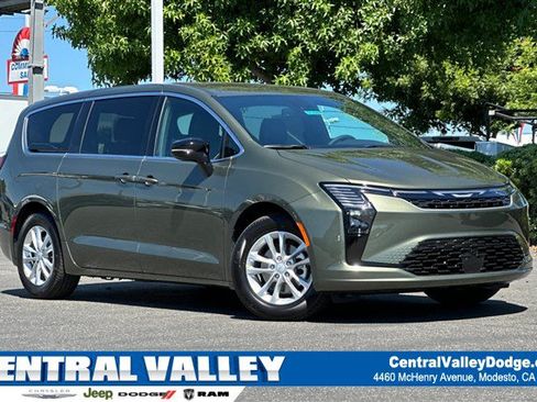 New 2027 Chrysler Pacifica Select FWD image 1