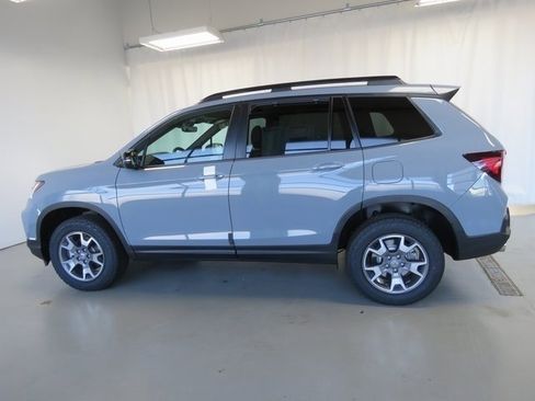 Used 2023 Honda Passport TrailSport image 1