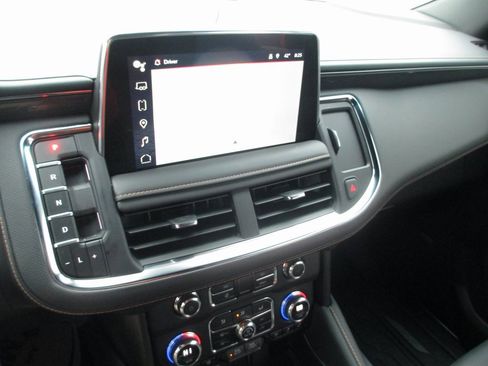 Used 2024 GMC Yukon AT4 w/ AT4 Premium Plus Package image 31