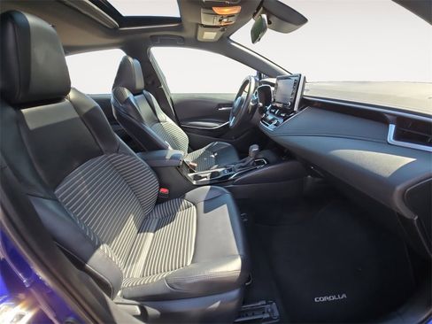 Used 2020 Toyota Corolla XSE image 15