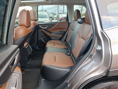 Used 2023 Subaru Forester Touring image 11