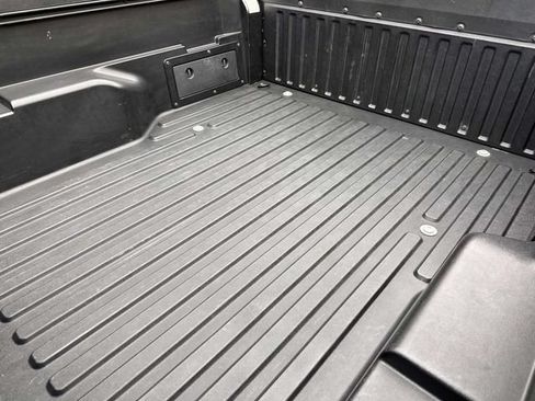 Used 2017 Toyota Tacoma SR5 w/ Tow Package RWD image 16