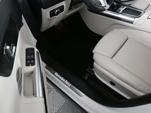 Certified 2025 Mercedes-Benz GLA 250 image 7