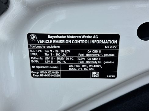 Used 2022 BMW 530e w/ Premium Package image 21