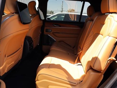 Used 2024 Jeep Grand Cherokee L Summit AWD/4WD image 43