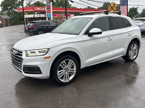 Used 2019 Audi Q5 2.0T Premium Plus w/ Premium Plus Package AWD/4WD image 6