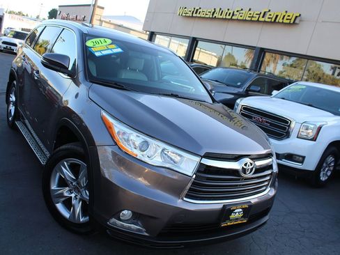 Used 2014 Toyota Highlander Limited AWD/4WD image 41