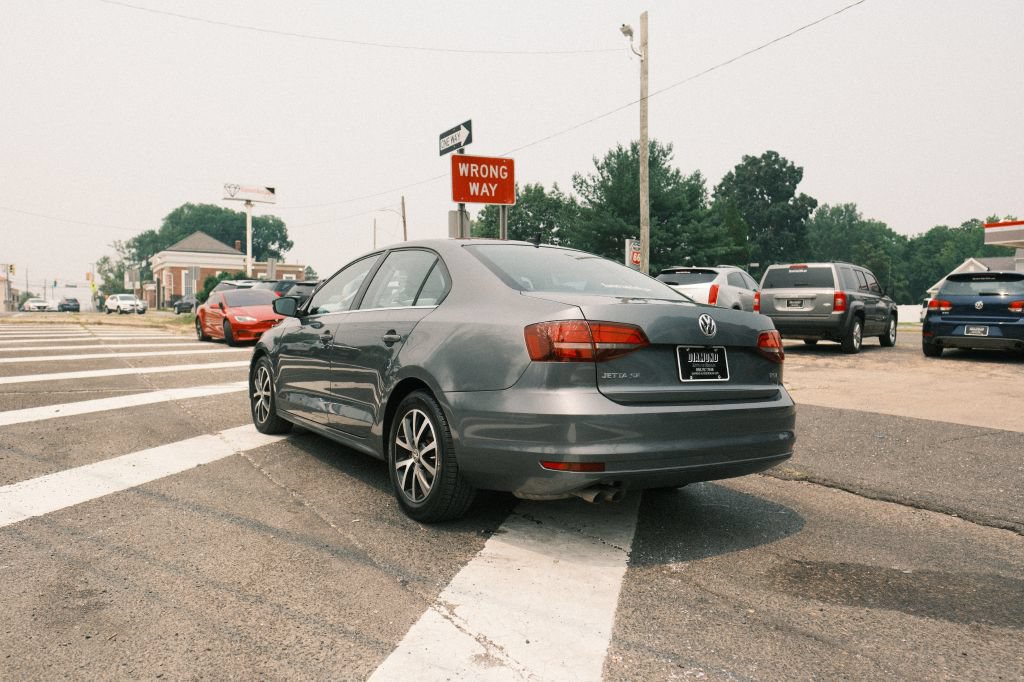 Used 2017 Volkswagen Jetta SE FWD image 7