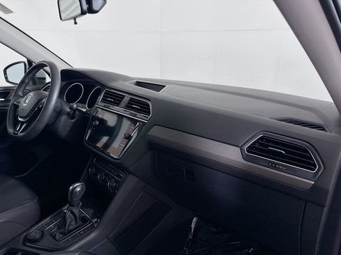 Used 2021 Volkswagen Tiguan SE w/ Panoramic Sunroof Package AWD/4WD image 27