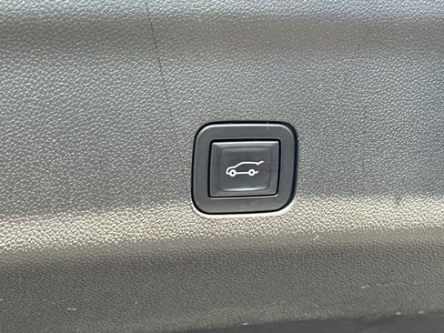 Used 2022 Chevrolet Tahoe High Country image 25