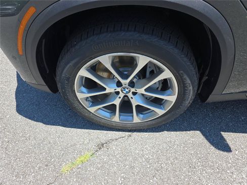 New 2026 BMW X5 xDrive50e w/ Climate Comfort Package AWD/4WD image 10
