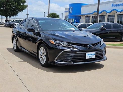 Used 2024 Toyota Camry LE FWD image 3