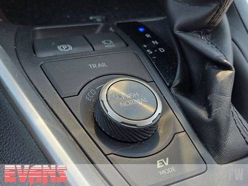 Used 2019 Toyota RAV4 Limited AWD/4WD image 10
