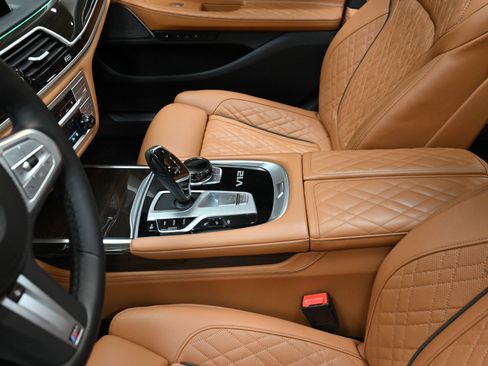 Used 2022 BMW M760i xDrive w/ Luxury Rear Seating Package image 25