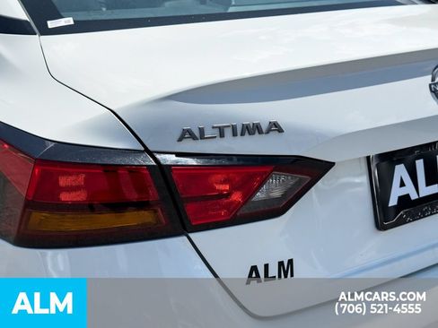Used 2024 Nissan Altima 2.5 SR FWD image 8