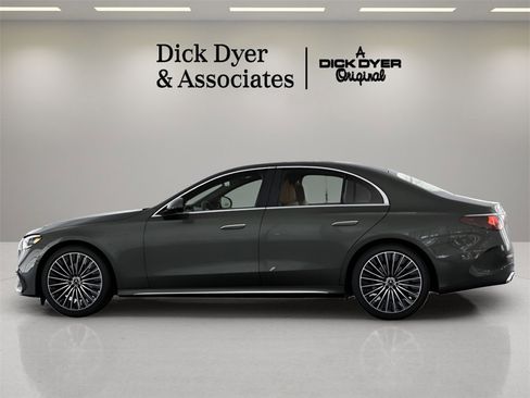 Used 2025 Mercedes-Benz E 350 Sedan image 22