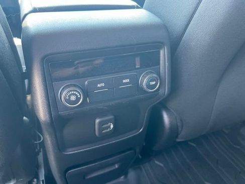 Used 2019 GMC Acadia SLE w/ LPO, Floor Liner Package FWD image 19