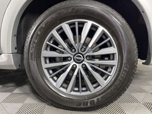 Used 2024 Nissan Armada SL image 10