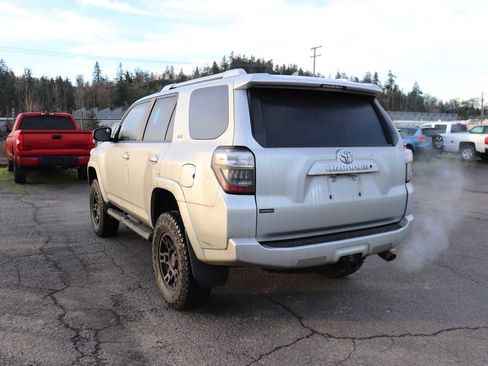 Used 2016 Toyota 4Runner SR5 image 7