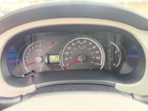 Used 2013 Toyota Sienna LE image 9