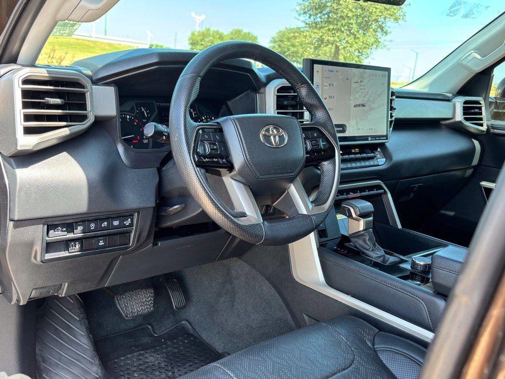 Used 2022 Toyota Tundra Limited w/ Power Package RWD image 11