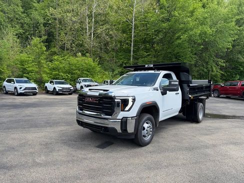Used 2026 GMC Sierra 3500 Pro w/ Fleet Convenience Package AWD/4WD image 7