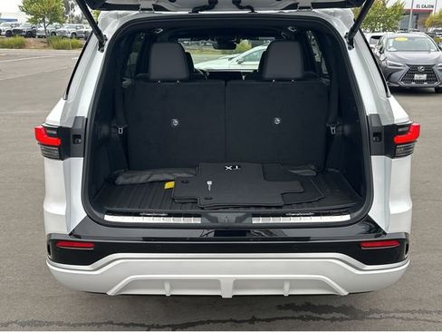 New 2026 Lexus TX 500h AWD image 19