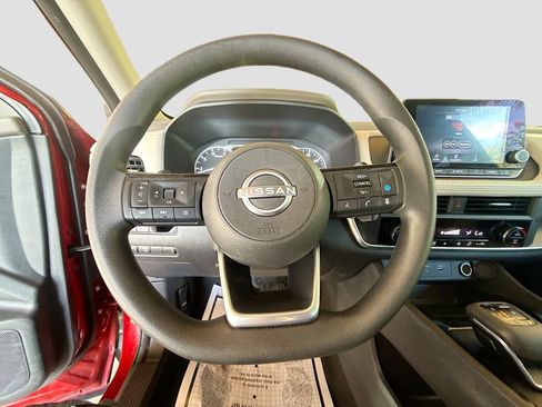 Used 2023 Nissan Rogue SV AWD/4WD image 12