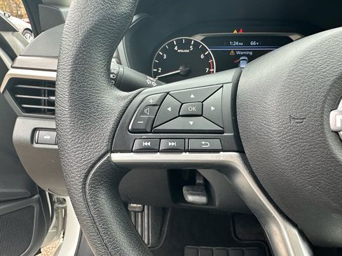 Used 2024 Nissan Altima 2.5 SV image 19