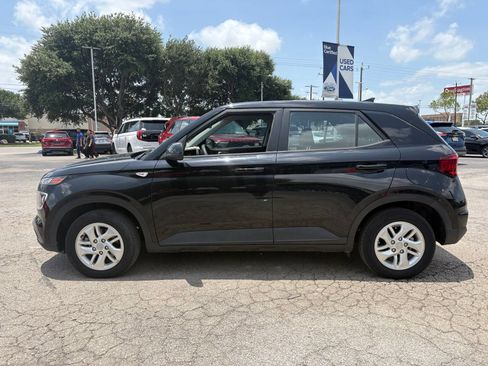 Used 2022 Hyundai Venue SE w/ Cargo Package FWD image 6