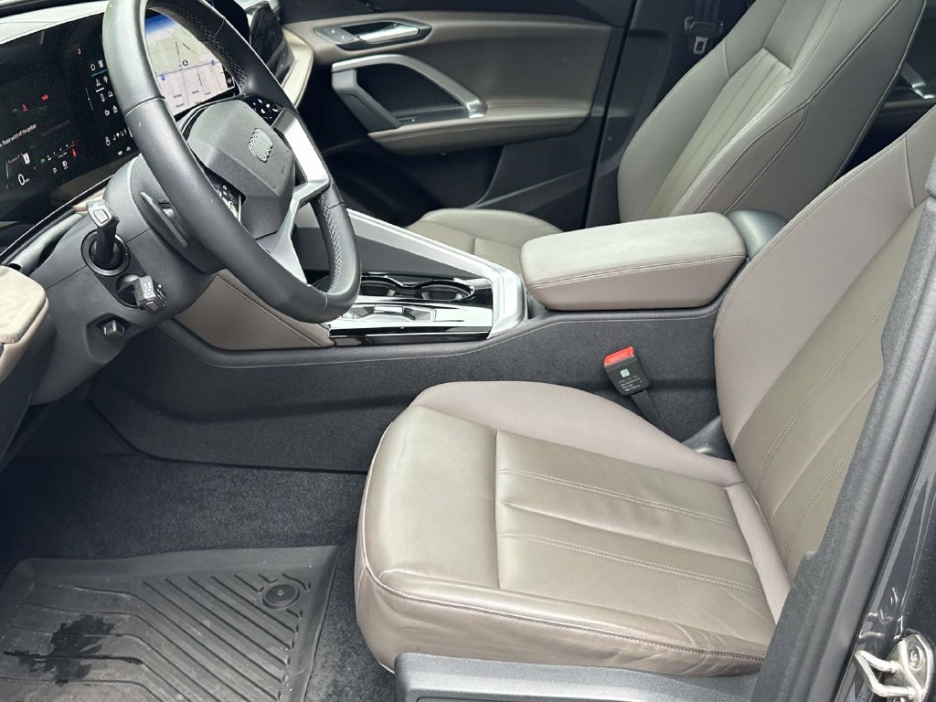 Used 2025 Audi Q5 Premium w/ Convenience Package AWD/4WD image 19