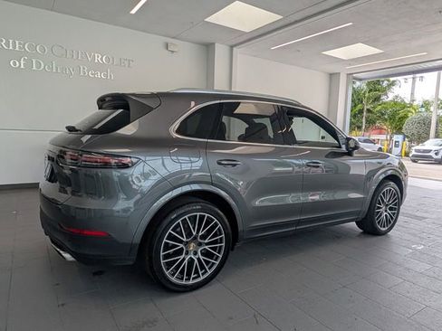 Used 2023 Porsche Cayenne image 12