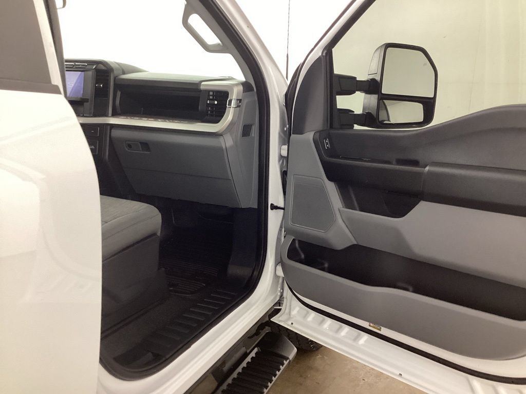 Used 2023 Ford F250 XL w/ XL Chrome Package RWD image 18