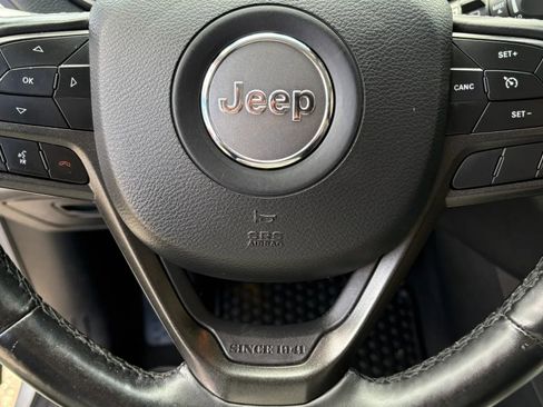 Used 2020 Jeep Cherokee Trailhawk w/ Cold Weather Group AWD/4WD image 18
