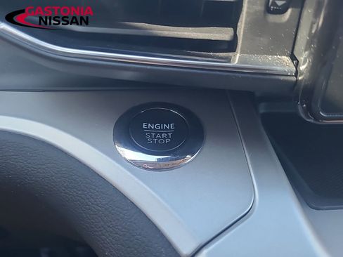 Used 2022 Ford Explorer XLT w/ Equipment Group 202A image 43