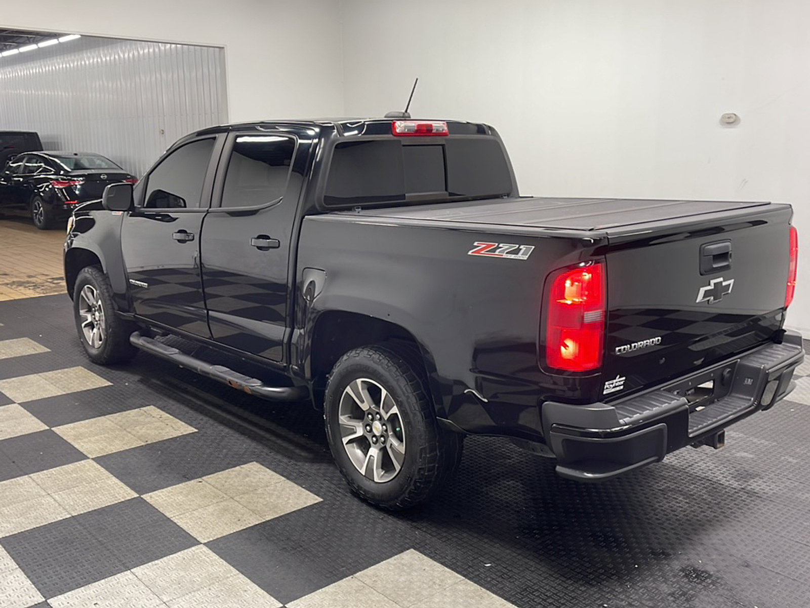 Used 2017 Chevrolet Colorado Z71 AWD/4WD image 16