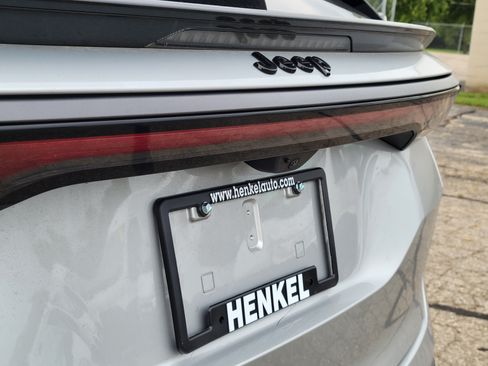 Used 2024 Jeep Wagoneer Launch Edition AWD/4WD image 23