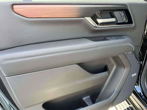 New 2026 GMC Yukon XL Denali AWD/4WD image 15