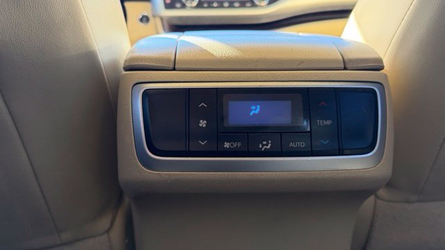 Used 2015 Toyota Highlander XLE AWD/4WD image 17