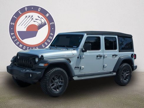 Used 2024 Jeep Wrangler Unlimited Sport AWD/4WD image 2