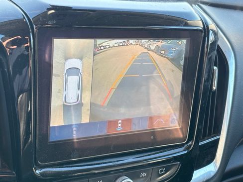 Used 2019 Chevrolet Traverse LT w/ LT Premium Package FWD image 8