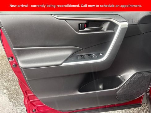 Used 2022 Toyota RAV4 LE AWD/4WD image 23